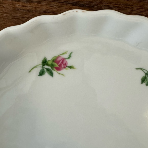 Vintage Christineholm Porcelain Rose Ruffled Edges Baking Dish 1970’s, 9.5”x1.5” - Picture 8 of 10